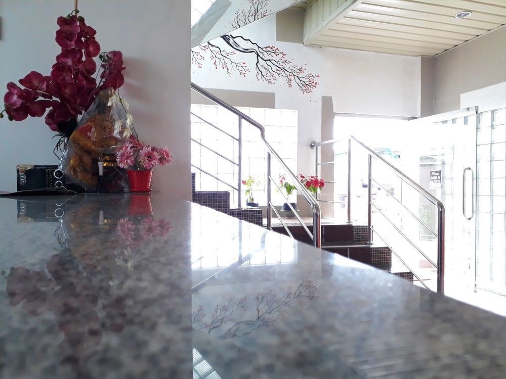 Bnt Inn Lapu-Lapu City Exterior photo